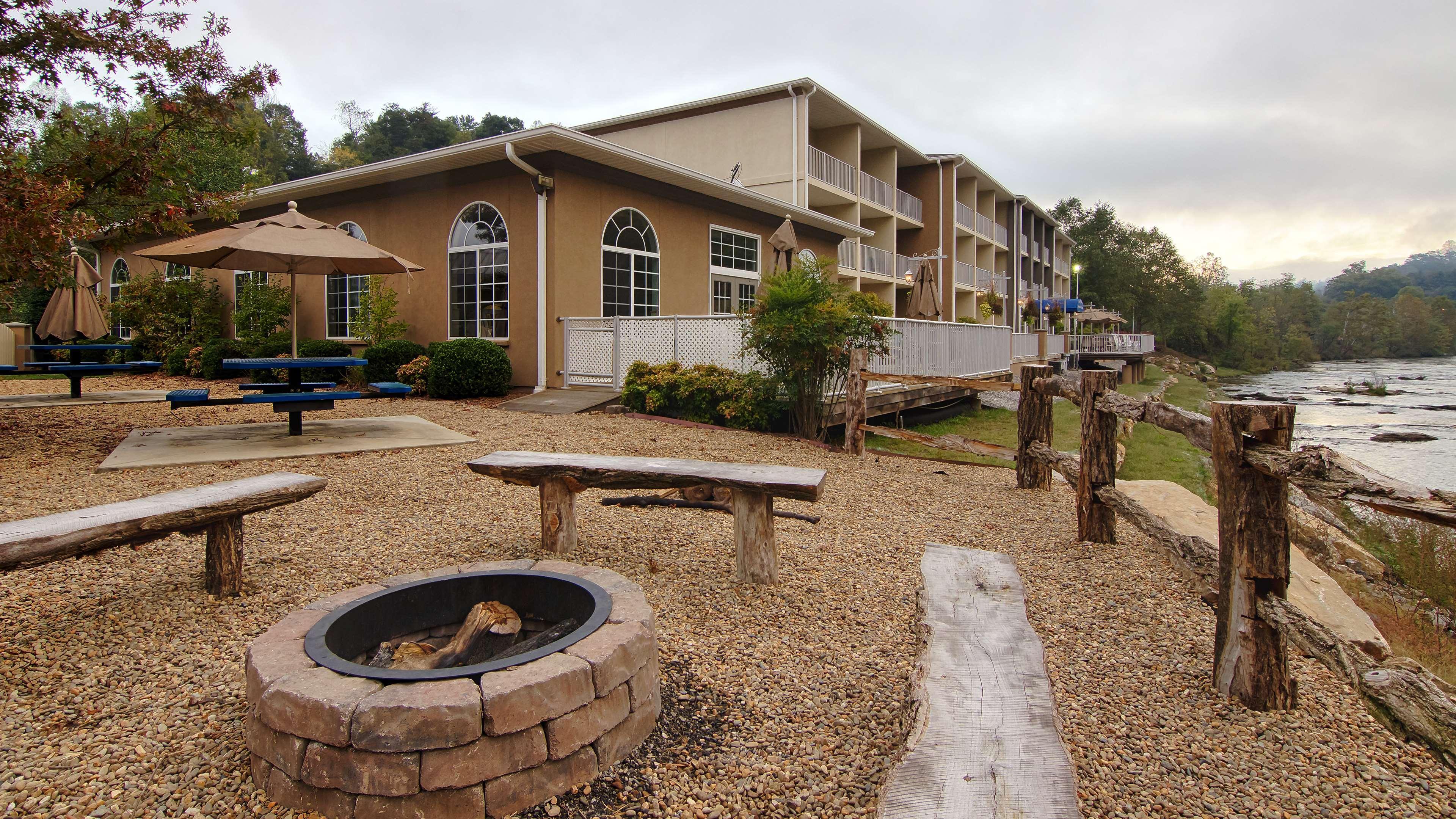 Best Western Plus River Escape Sylva / Dillsboro Kültér fotó