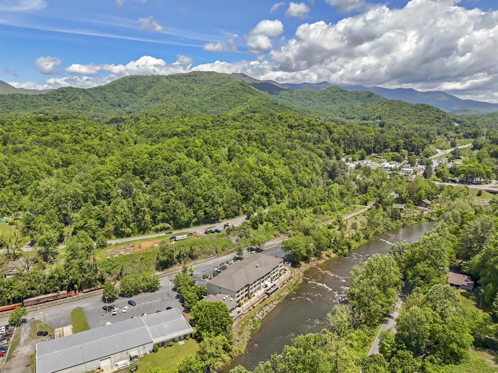 Best Western Plus River Escape Sylva / Dillsboro Kültér fotó