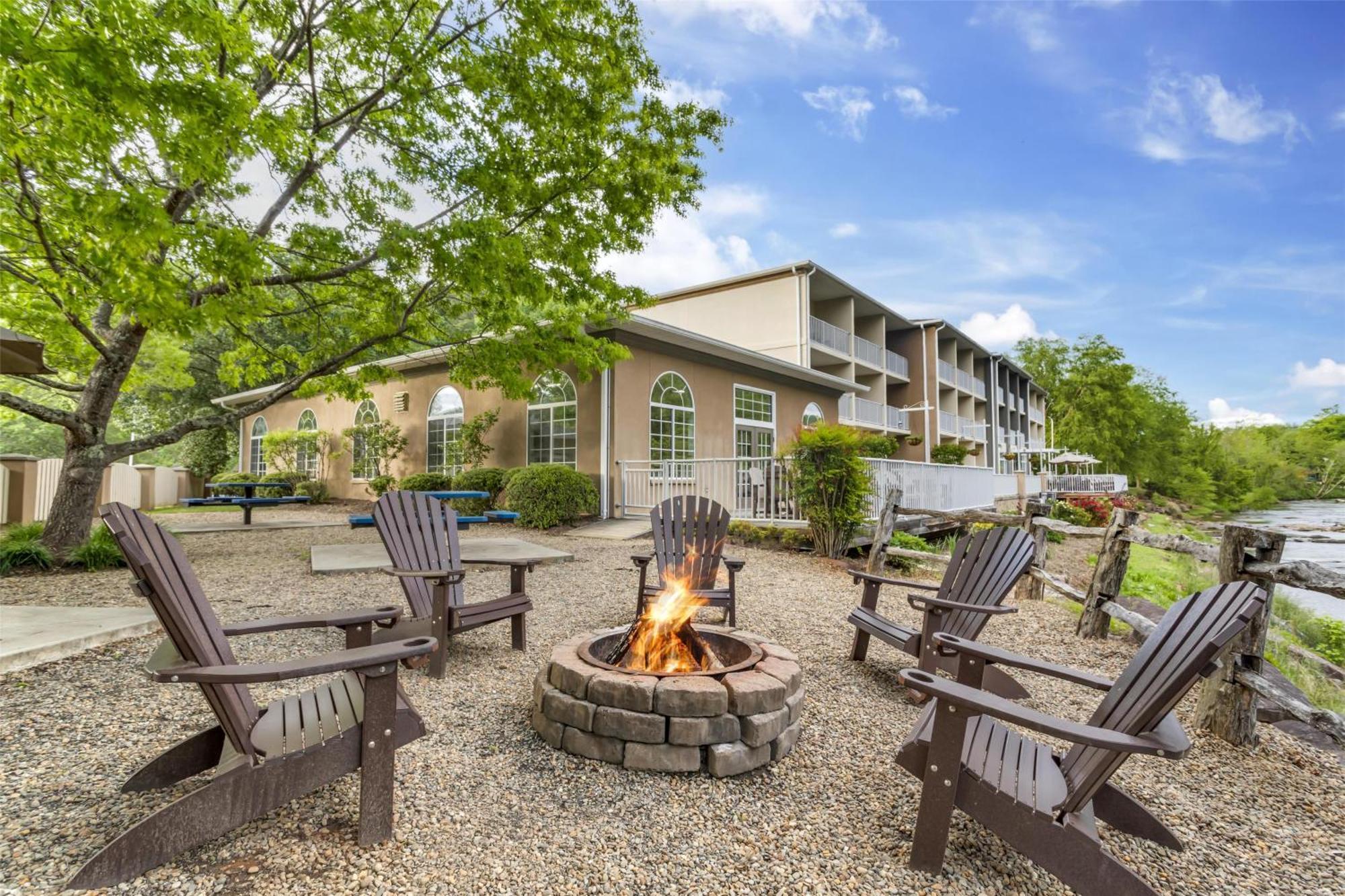 Best Western Plus River Escape Sylva / Dillsboro Kültér fotó
