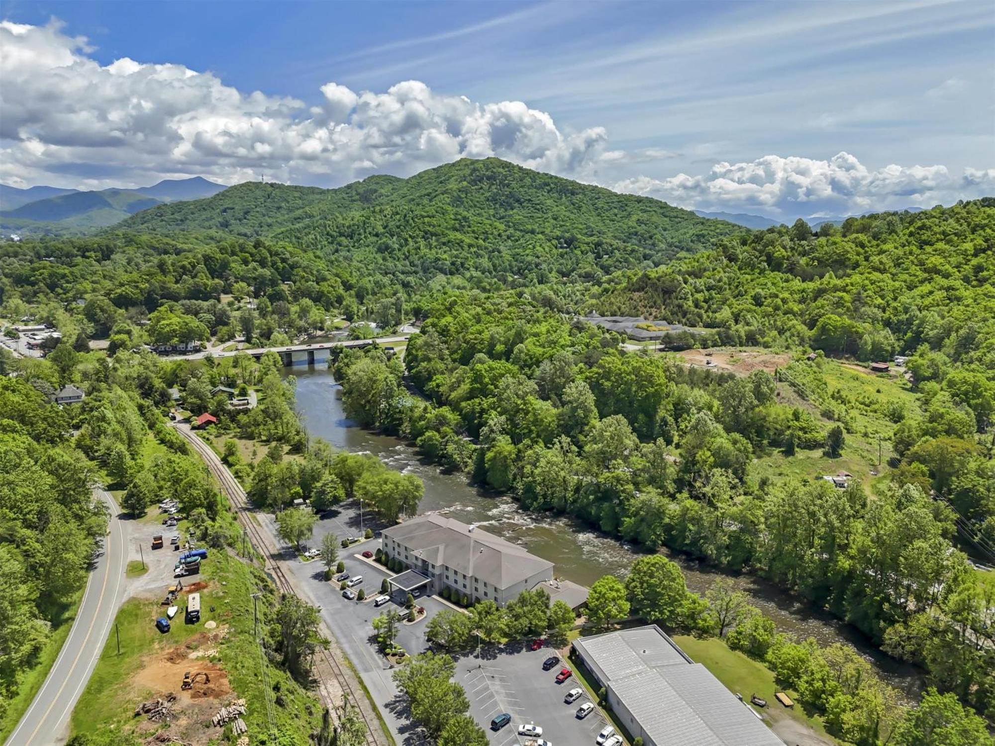 Best Western Plus River Escape Sylva / Dillsboro Kültér fotó