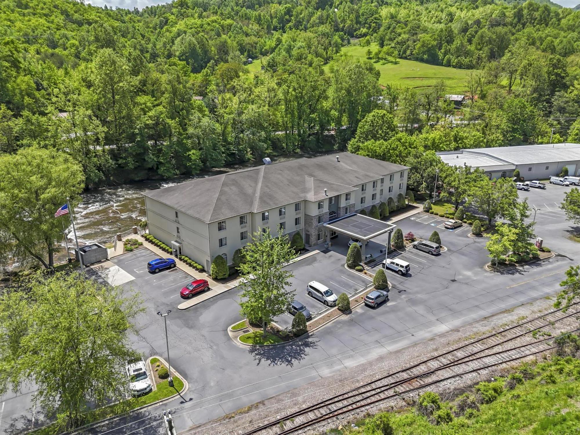 Best Western Plus River Escape Sylva / Dillsboro Kültér fotó