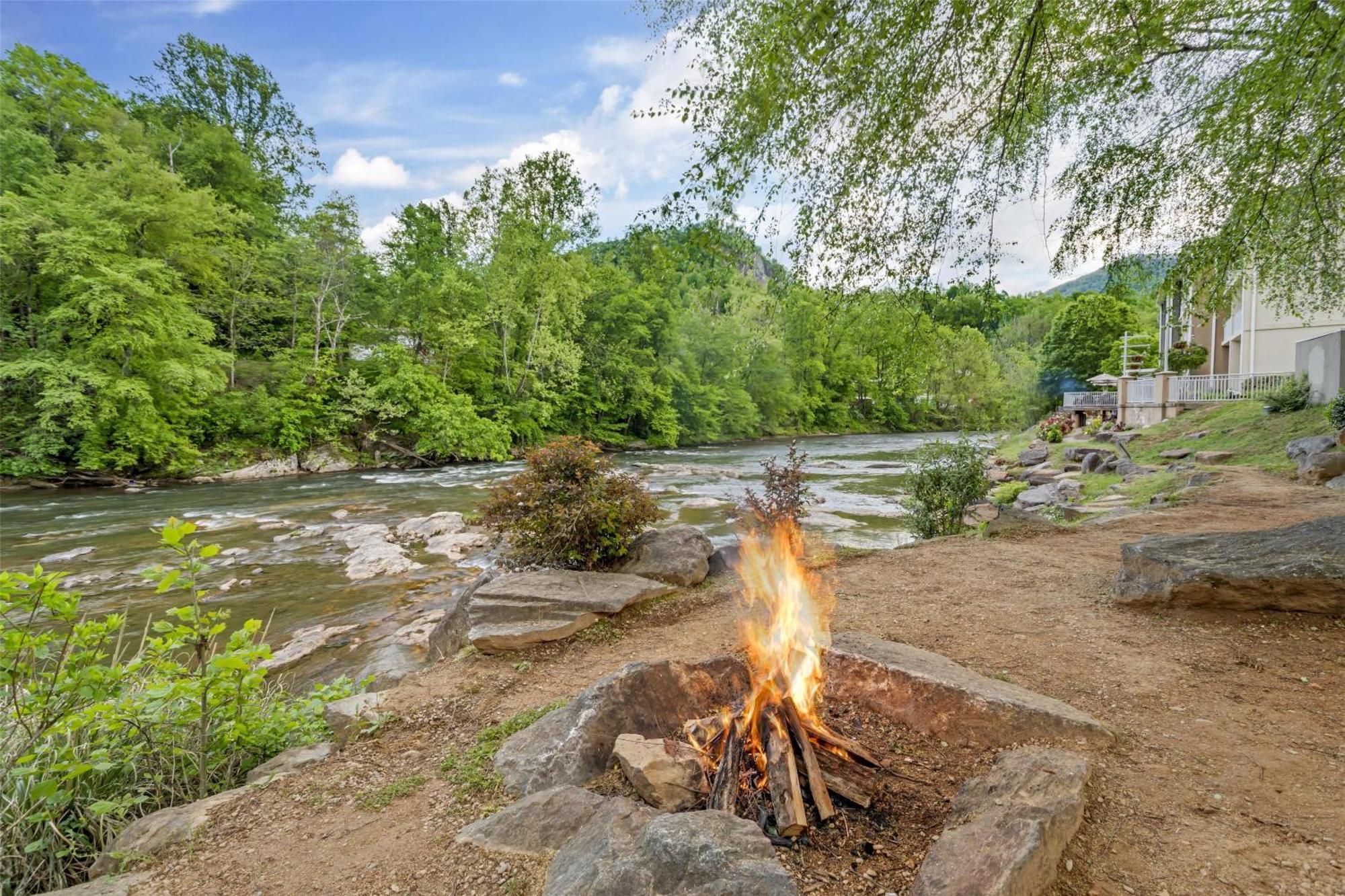 Best Western Plus River Escape Sylva / Dillsboro Kültér fotó